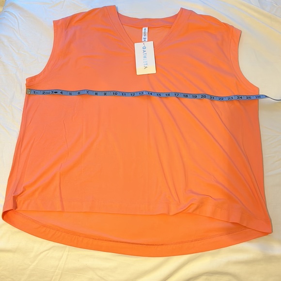 NWT 2X Athleta Avenue Tee - Picture 3 of 8